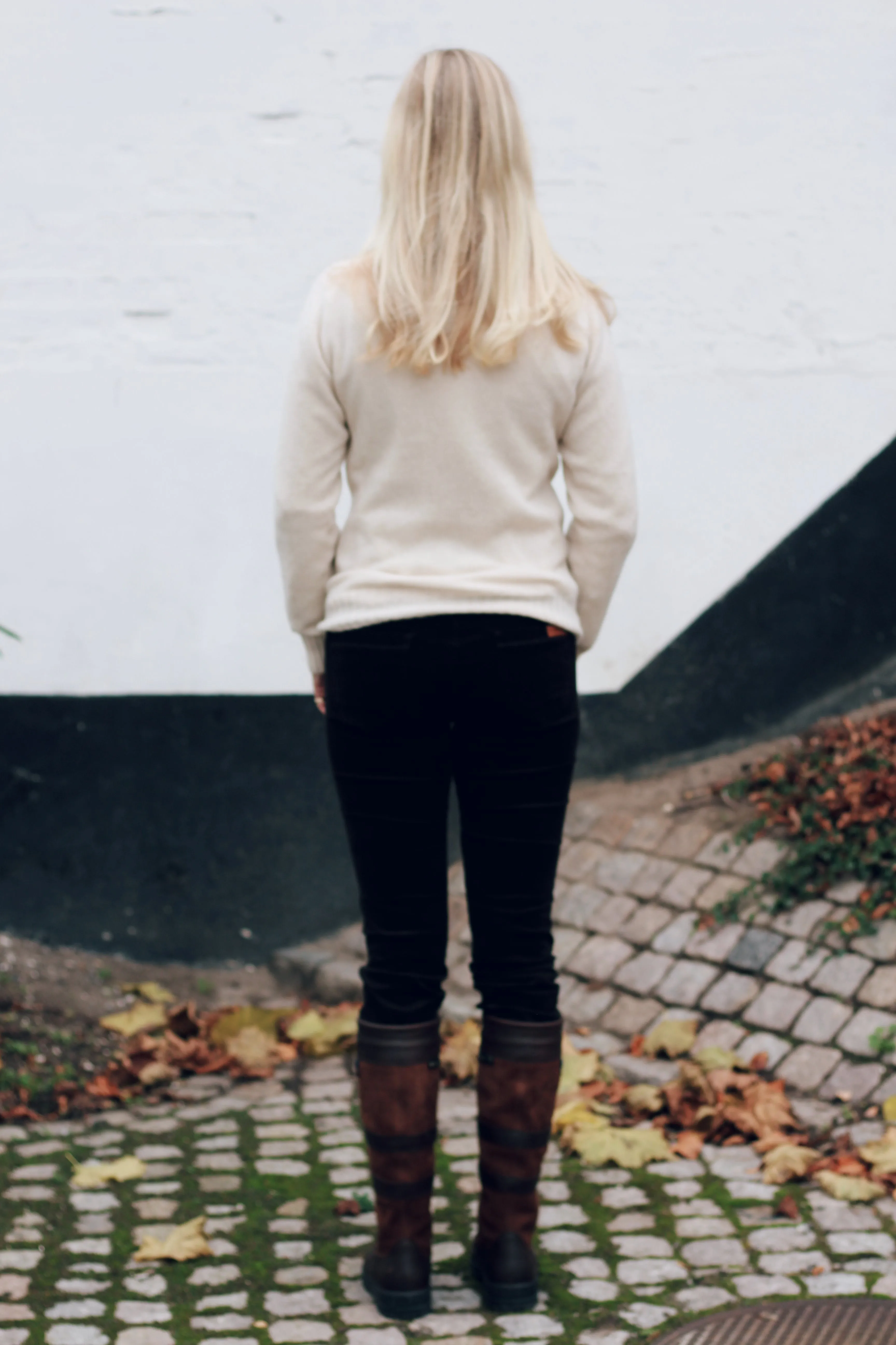 Ballater Roll Neck rullekravesweater, Almond White, Geelong lammeuld