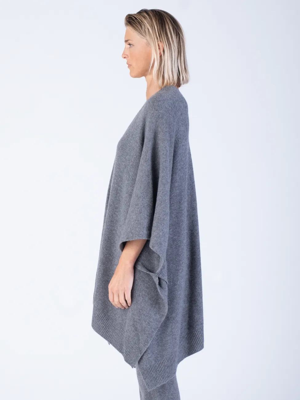 CASHMERE CAPE