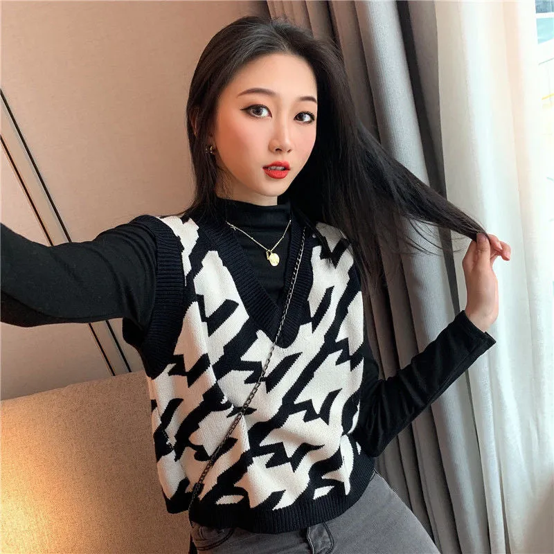 KittenAlarm - Sleeveless Retro Pattern Knitted Vest Sweater