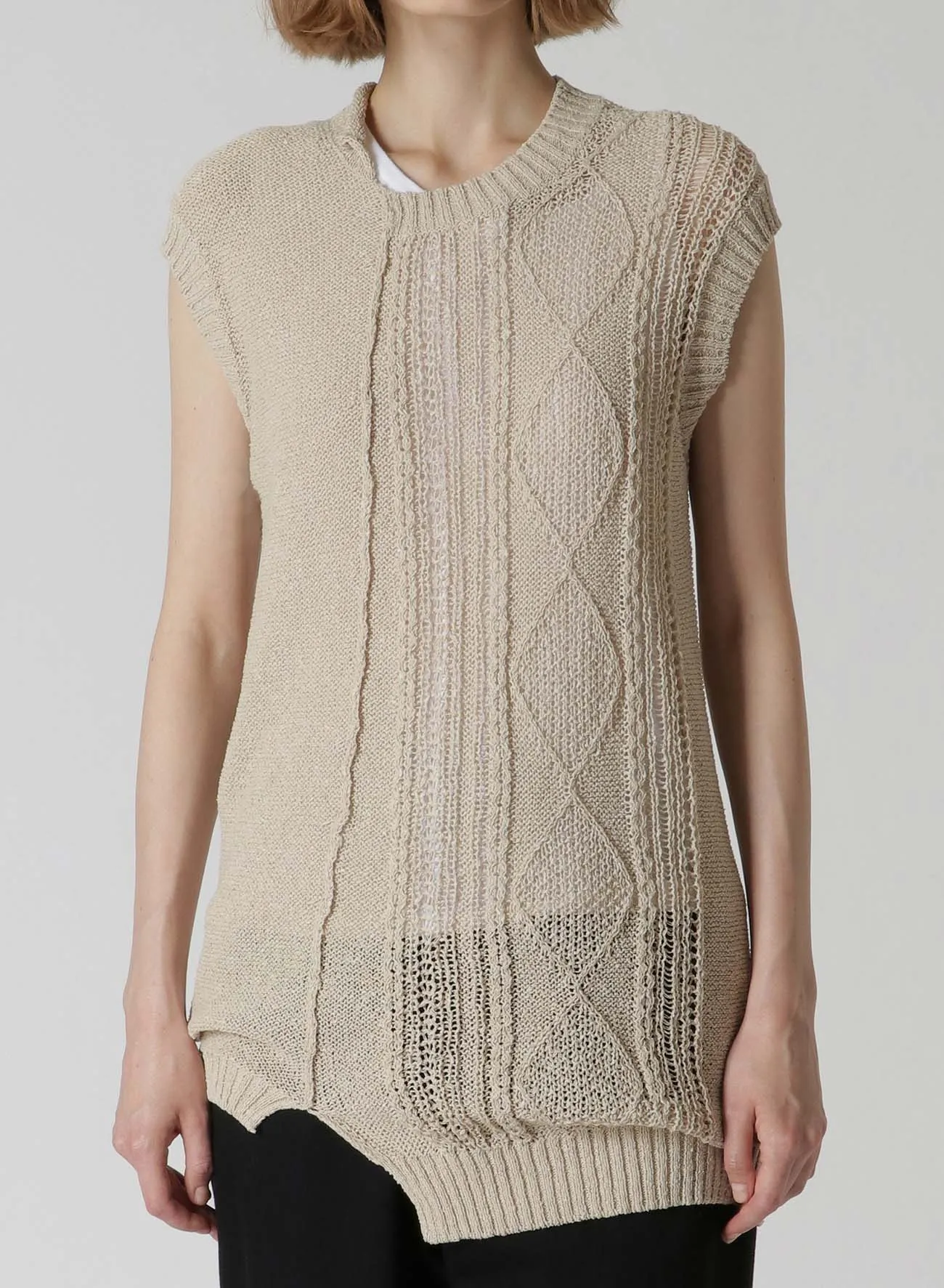 PLAIN STITCH x CABLE KNIT SLEEVELESS PULLOVER